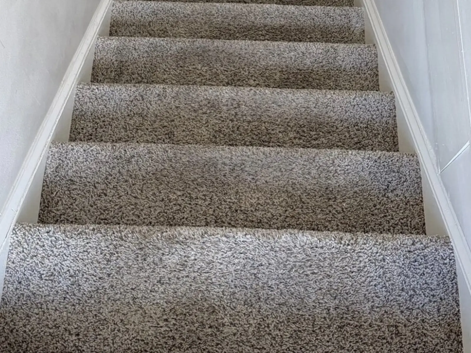 The carpeted staircase after KC Pro cleaning